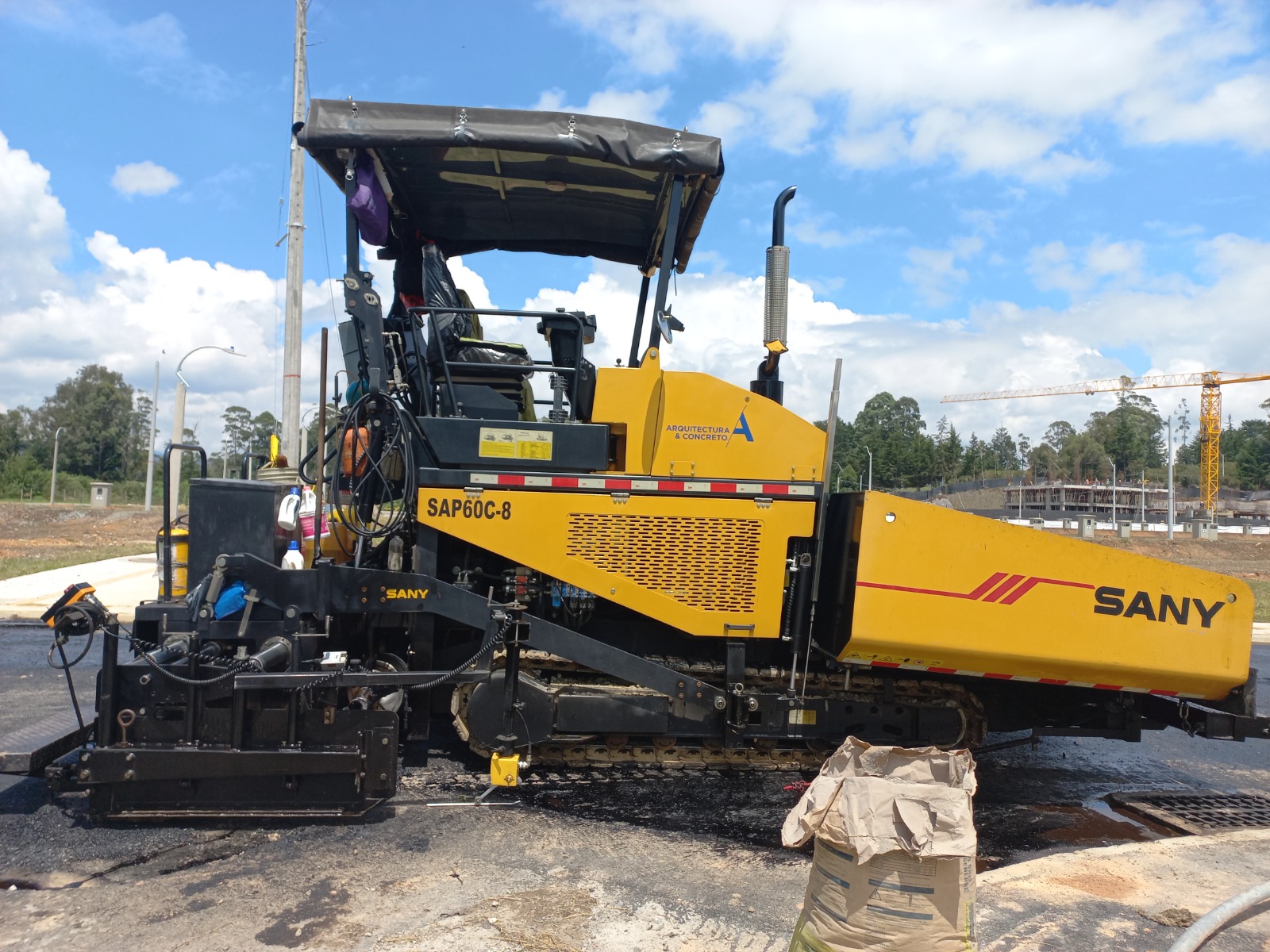 Pavimentadora Sany SAP60C-8