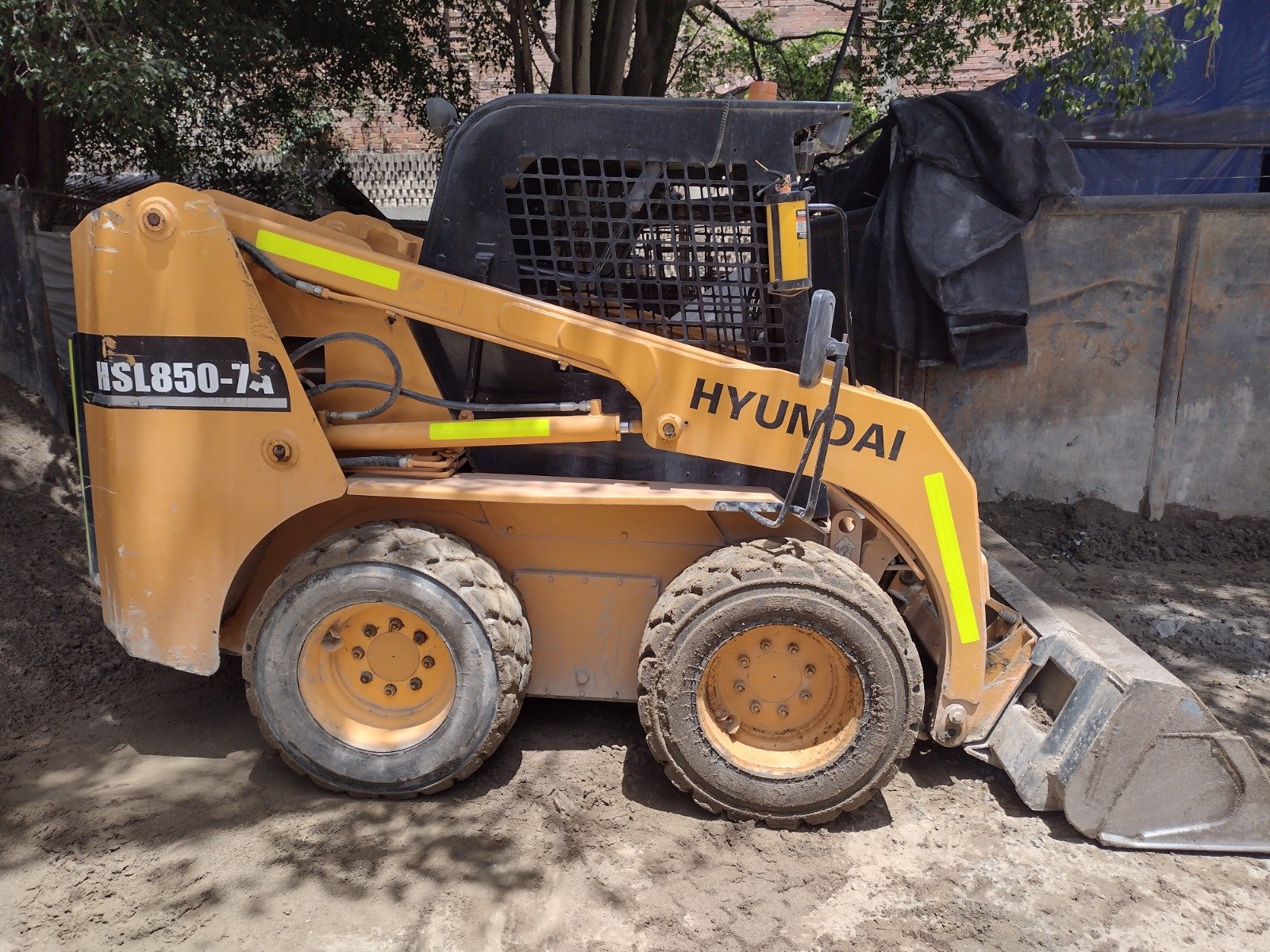 Minicargador Hyundai HSL850-7A
