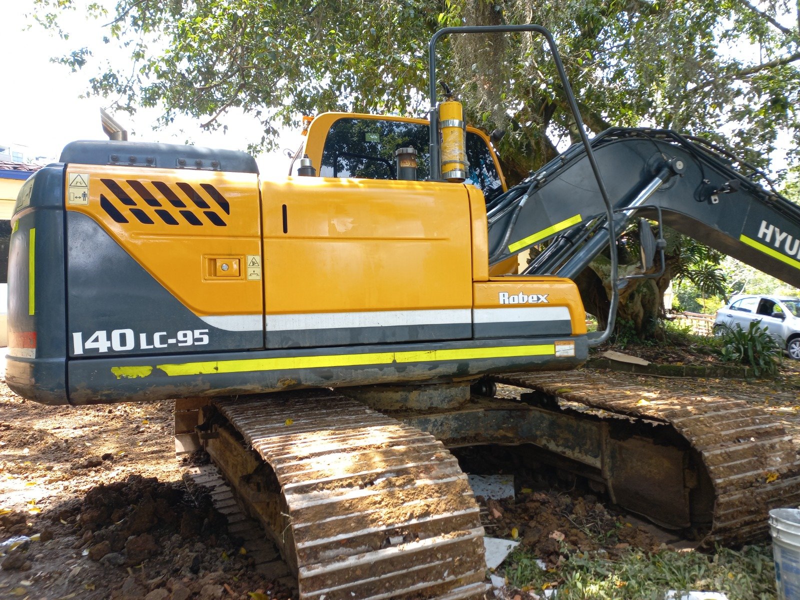 Excavadora de Orugas Hyundai R140LC-9SB