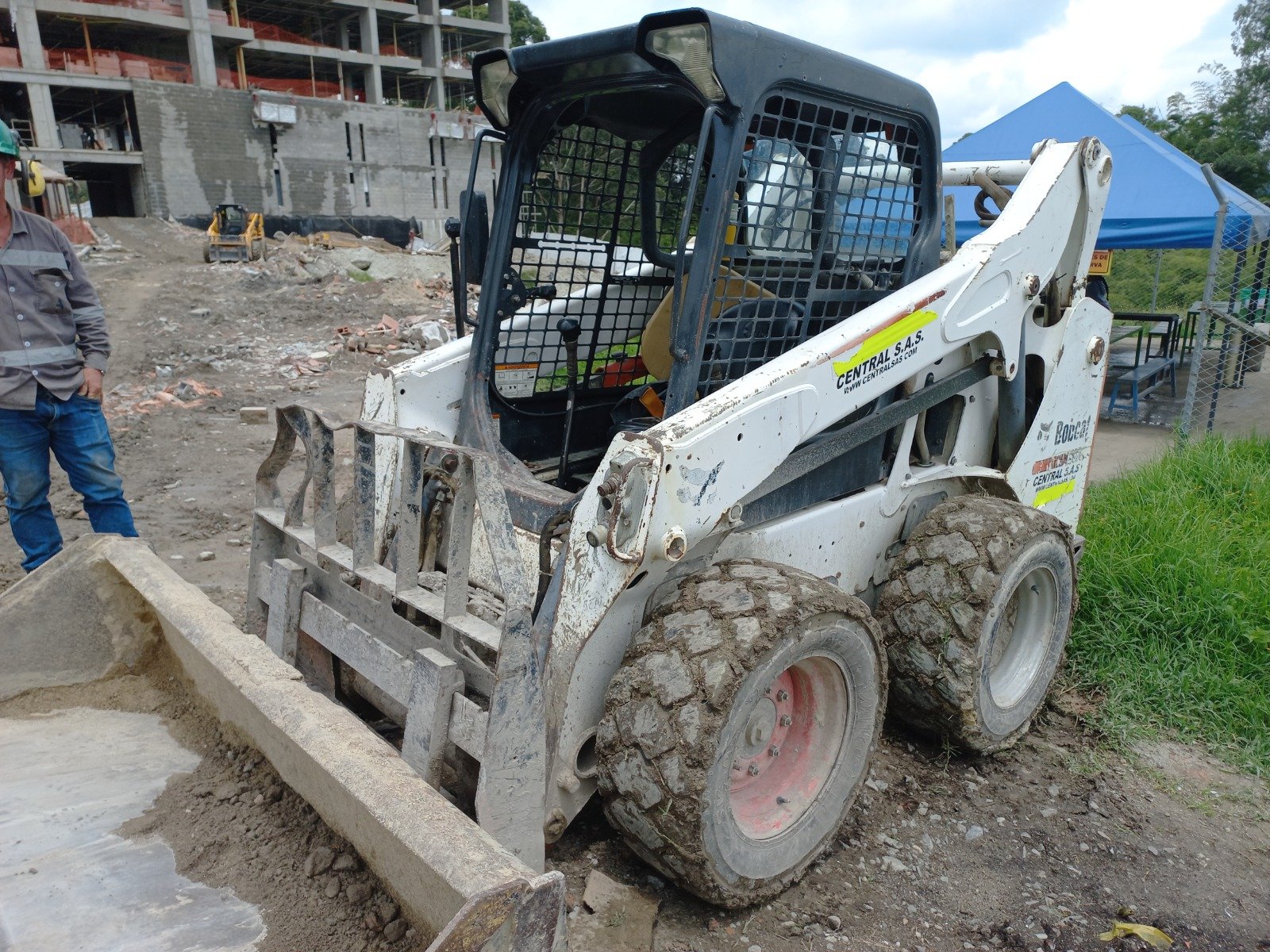 Minicargador Bobcat S570