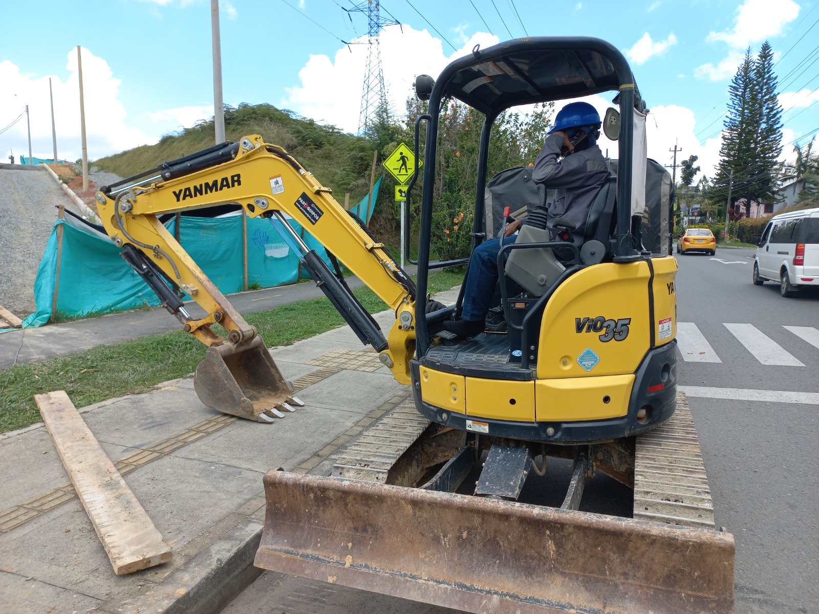 Mini Excavadora de Orugas Yanmar VIO35-6B